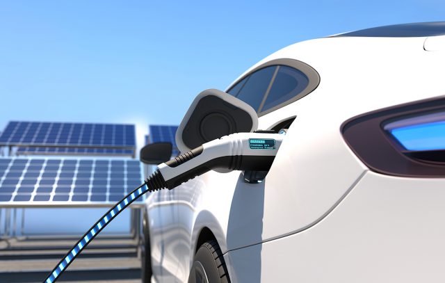 Electric car power charging, Charging technology, Clean energy filling technology. Híbridos